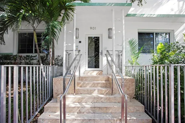 $4,200 | 901 3rd Street, Unit 3, Miami Beach, FL 33139