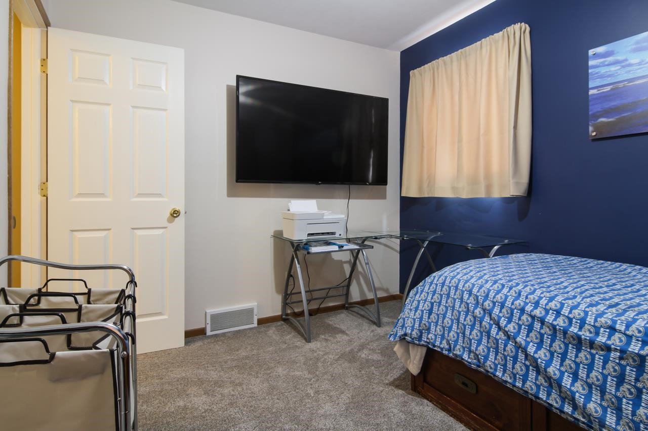 7756 East Birch Point Road Traverse City, MI 49684 - Photo 13 of 30 1895652-12.JPG