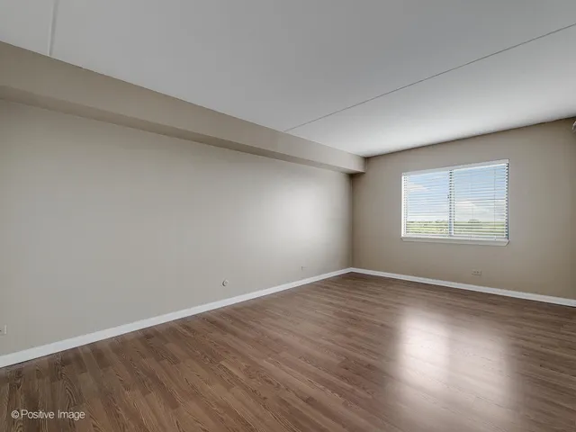 $1,950 | 6340 Americana Drive, Unit 1019, Willowbrook, IL 60527