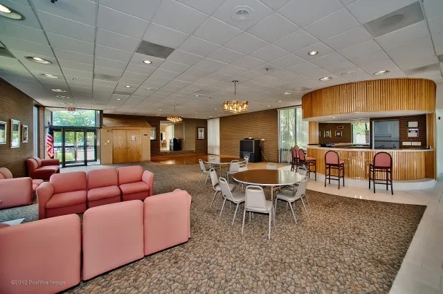 $1,950 | 6340 Americana Drive, Unit 1019, Willowbrook, IL 60527