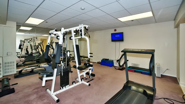 $1,950 | 6340 Americana Drive, Unit 1019, Willowbrook, IL 60527