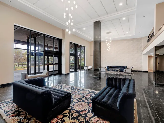 $1,950 | 6340 Americana Drive, Unit 1019, Willowbrook, IL 60527