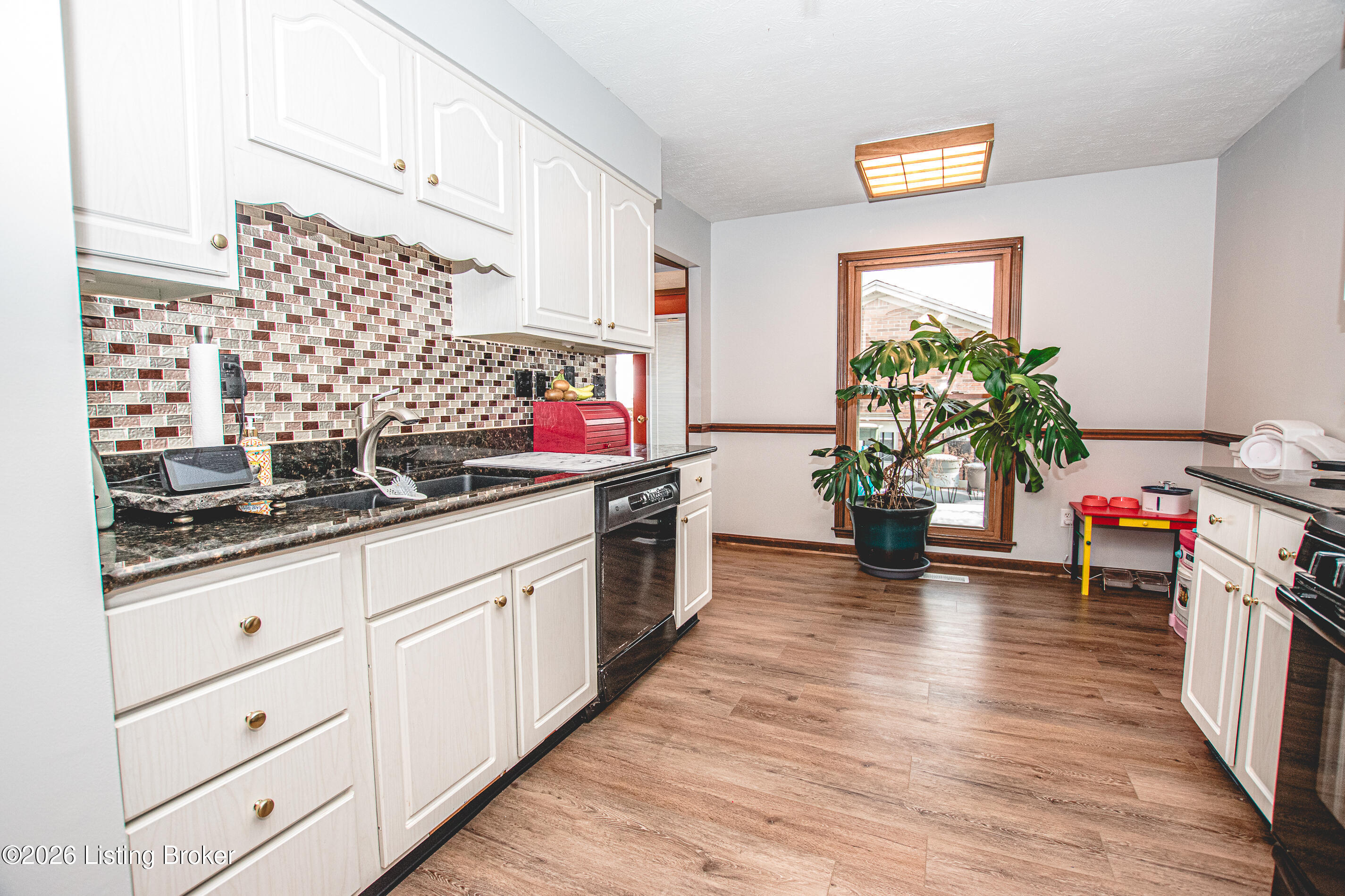 2801 Lexham Road Louisville, KY 40220 - Photo 6 of 42 .