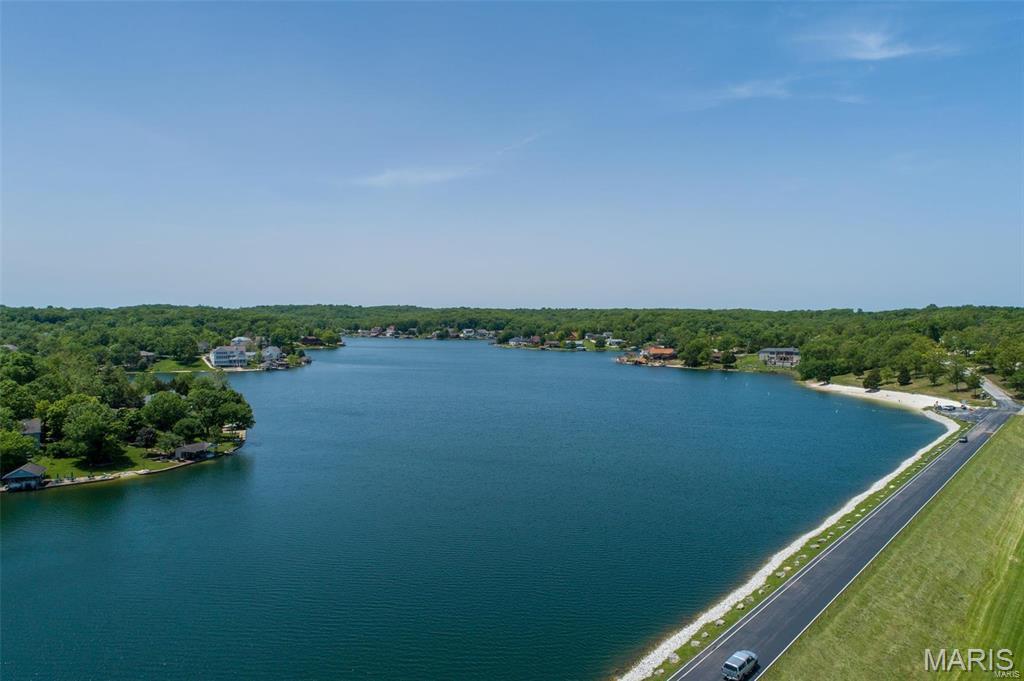 10155 Lake Ridge Drive Hillsboro, MO 63050 - Photo 3 of 17
