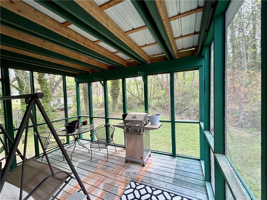 805 Spring Street Reidsville, NC 27320 - Photo 21 of 23 Screened in porch off of blue room
