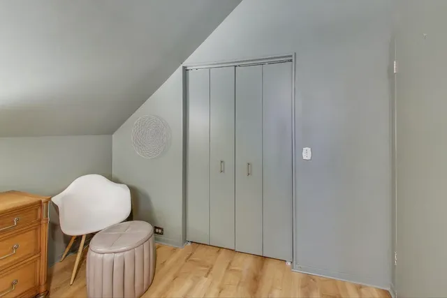 a bathroom with a toilet