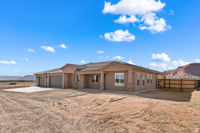 1930 Crimson Road Kanab, UT 84741 - Photo 41 of 42 Front of Home