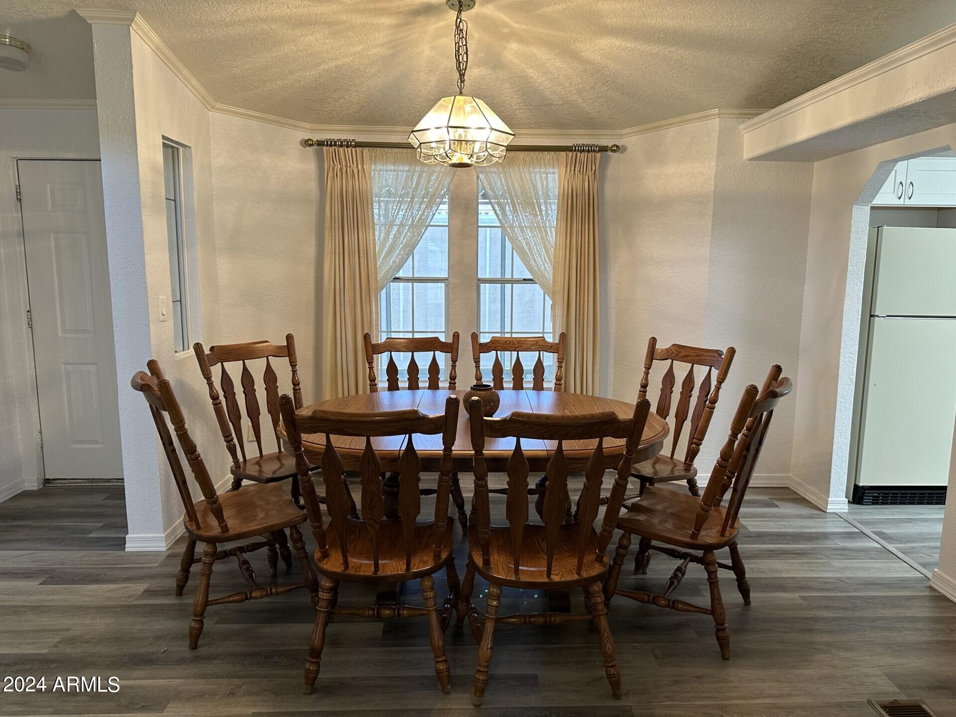 834 South Meridian Road, Unit 71 Apache Junction, AZ 85120 - Photo 11 of 31 r-gr table