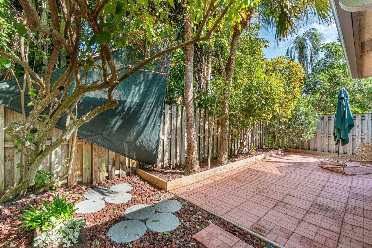 5539 Eton Court Boca Raton, FL 33486 - Photo 28 of 41 PAVER BACKYARD AREA