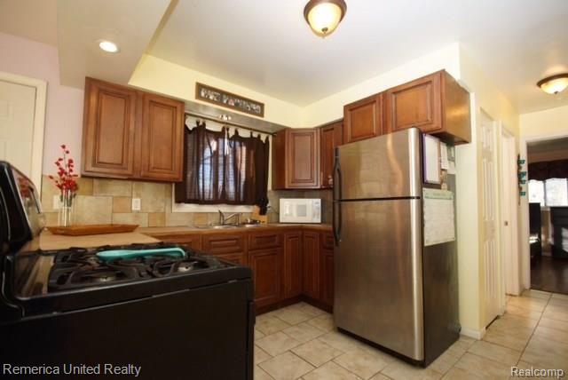 20841 Metroview Road Farmington Hills, MI 48335 - Photo 5 of 12