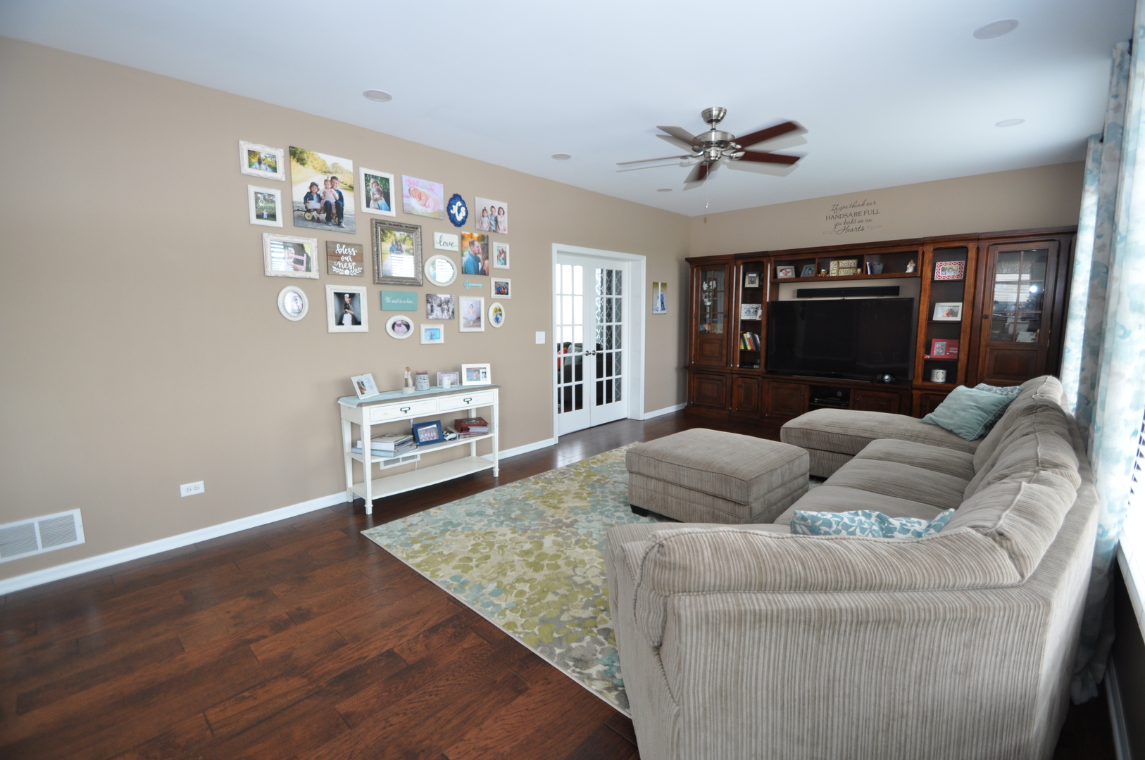 25056 Spring Street Manhattan, IL 60442 - Photo 5 of 24 a living room with furniture and window