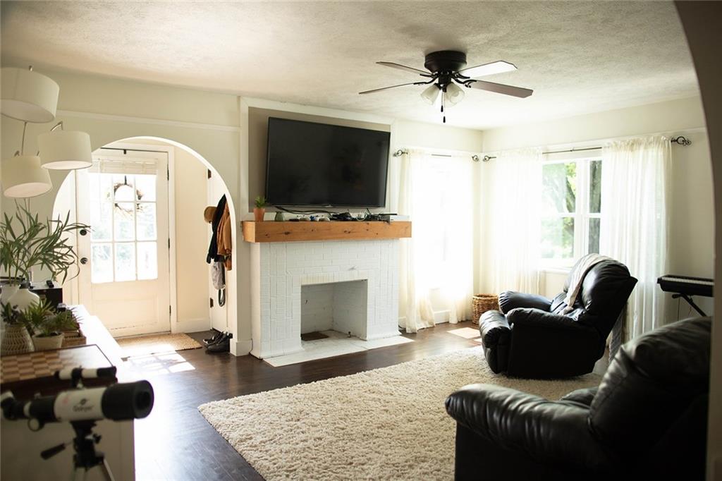 343 Freeport Road Butler, PA 16002 - Photo 3 of 18