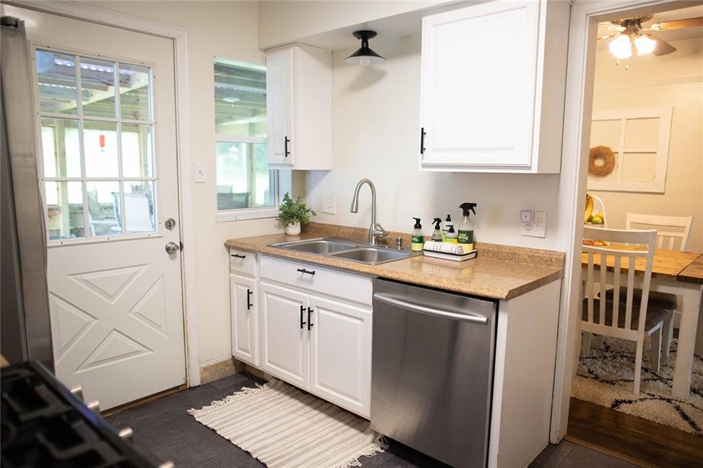 343 Freeport Road Butler, PA 16002 - Photo 8 of 18