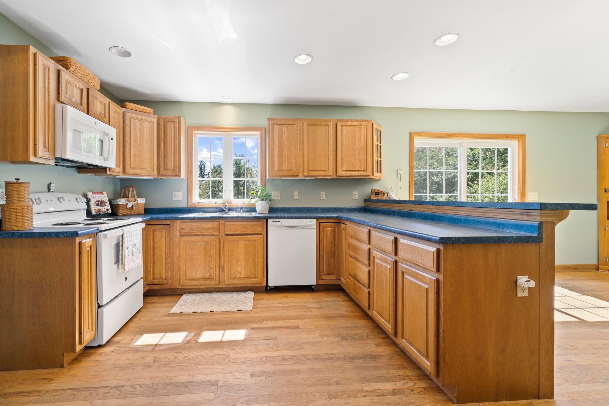 33 Mountain Road Jaffrey, NH 03452 - Photo 12 of 36 Gallery Image 12