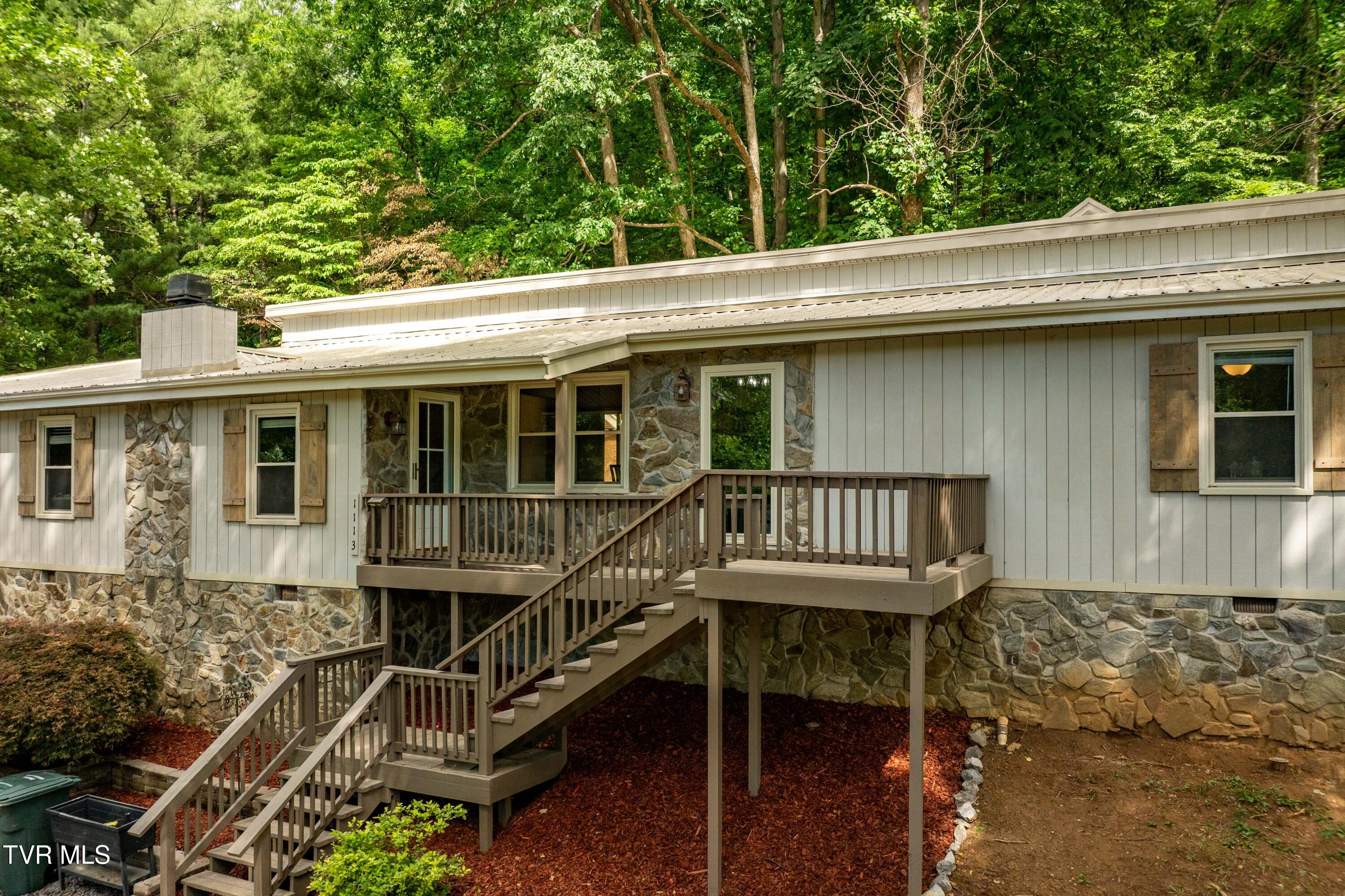 1113 Berry Road Elizabethton, TN 37643 - Photo 38 of 88 1113 Berry Rd (20 of 89)