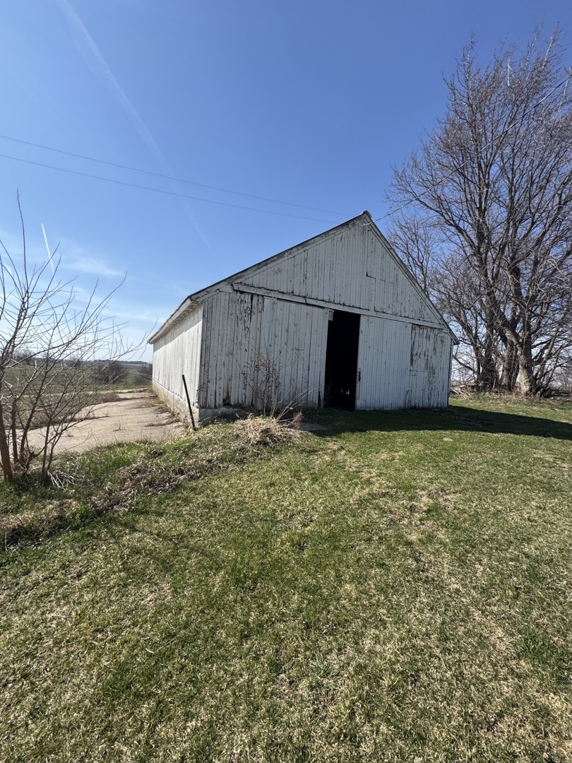 19381 Luther Road Sterling, IL 61081 - Photo 27 of 43