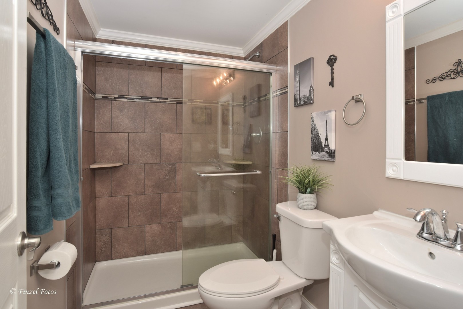 247 Pawtucket Avenue Elgin, IL 60124 - Photo 17 of 39