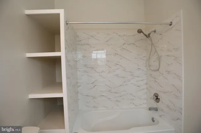 $2,400 | 1228 Needham Court, Unit 27D, Crofton, MD 21114