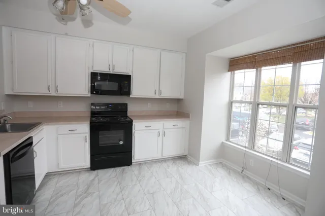 $2,400 | 1228 Needham Court, Unit 27D, Crofton, MD 21114