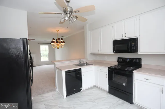 $2,400 | 1228 Needham Court, Unit 27D, Crofton, MD 21114