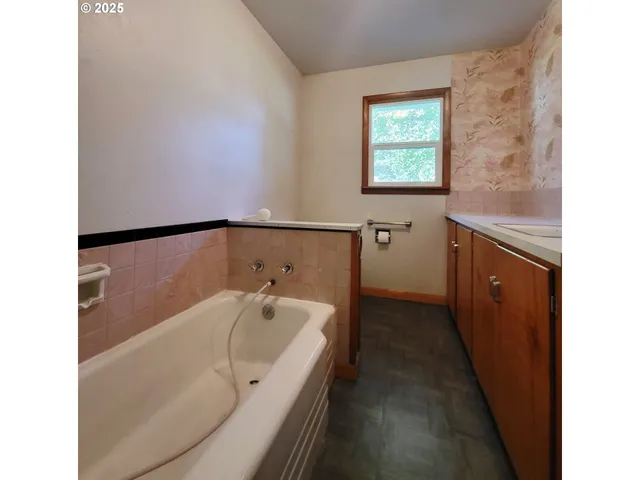 $275,000 | 306 South Alder Street, Wallowa, OR 97885