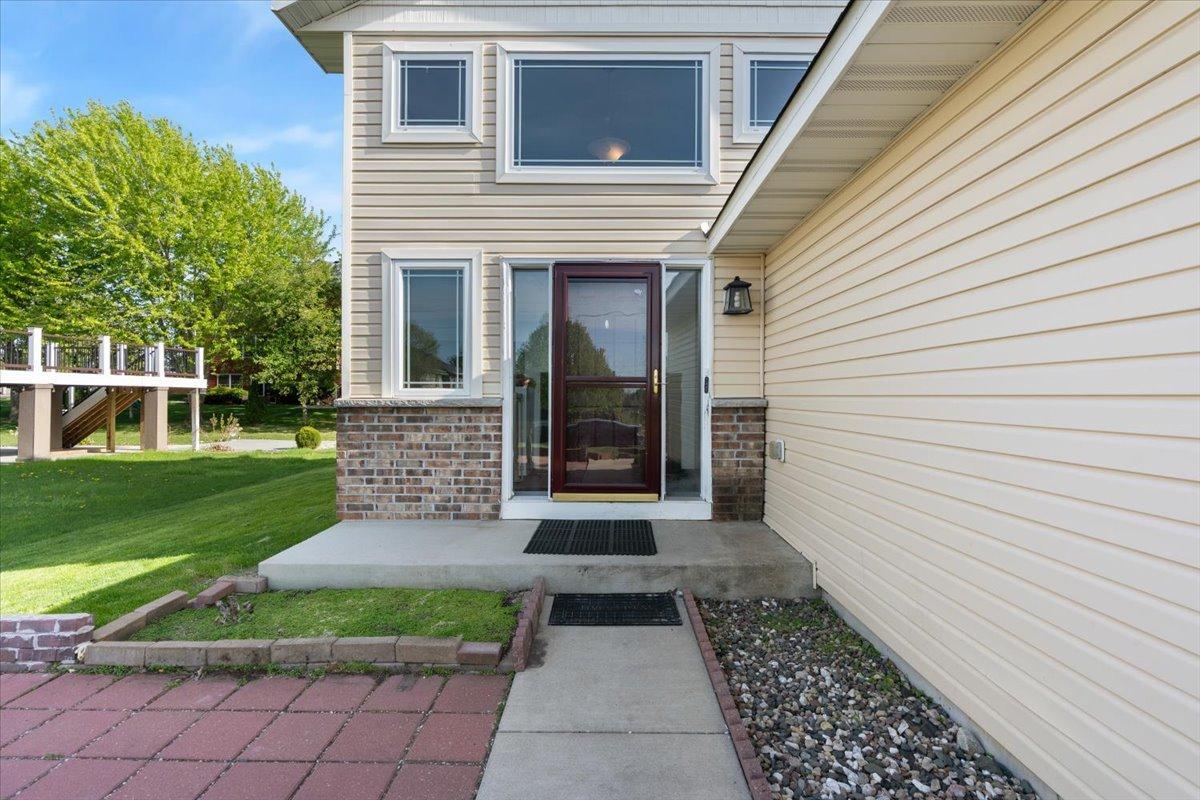 526 Hackney Avenue Shakopee, MN 55379 - Photo 2 of 41