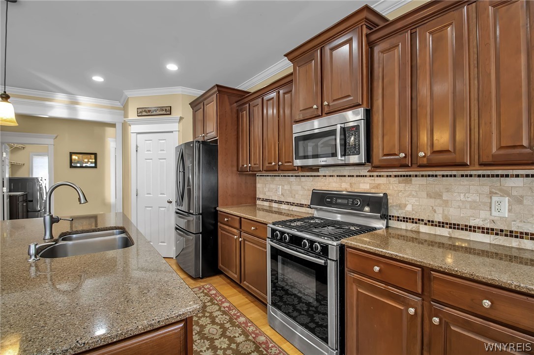 8852 County Road Clarence, NY 14032 - Photo 17 of 50