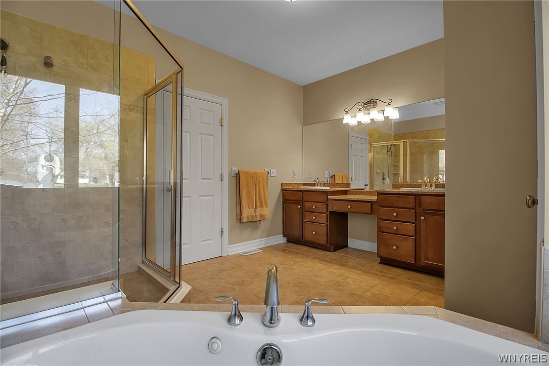 8852 County Road Clarence, NY 14032 - Photo 29 of 50