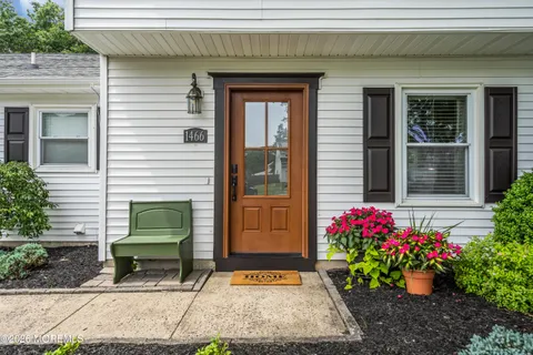 $575,000 | 1466 Arapaho Court, Toms River, NJ 08755