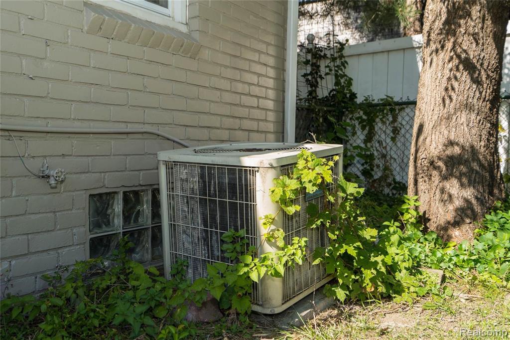 24844 Landau Center Line, MI 48015 - Photo 52 of 58