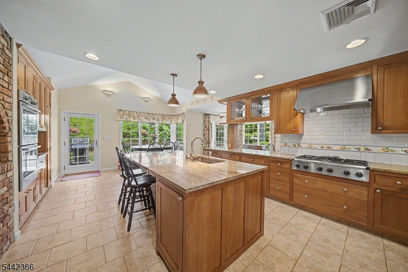 28 Lyonsville Road Boonton, NJ 07005 - Photo 7 of 47