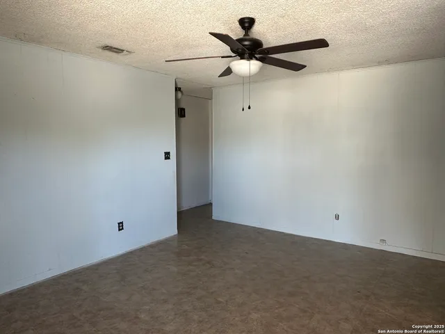 $129,000 | 168 6th Street, Asherton, TX 78827