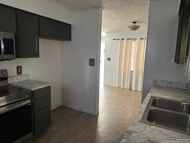 $129,000 | 168 6th Street, Asherton, TX 78827