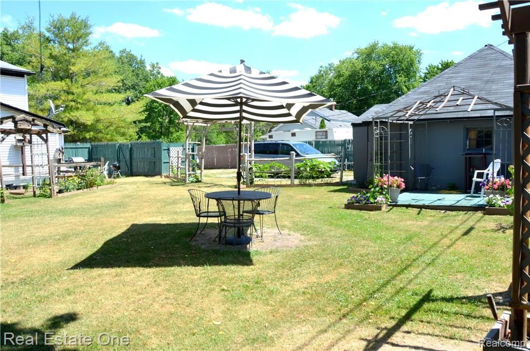 1301 Rochester Road Leonard, MI 48367 - Photo 6 of 26 6.JPG