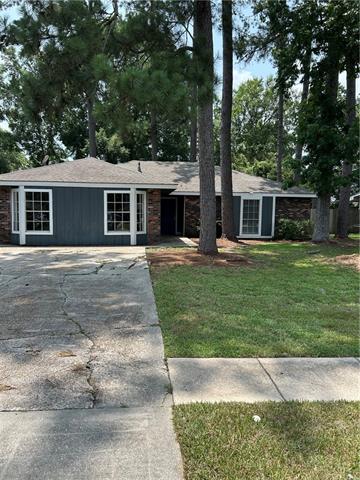 121 Chestnut Street Mandeville, LA 70471 - Photo 1 of 12