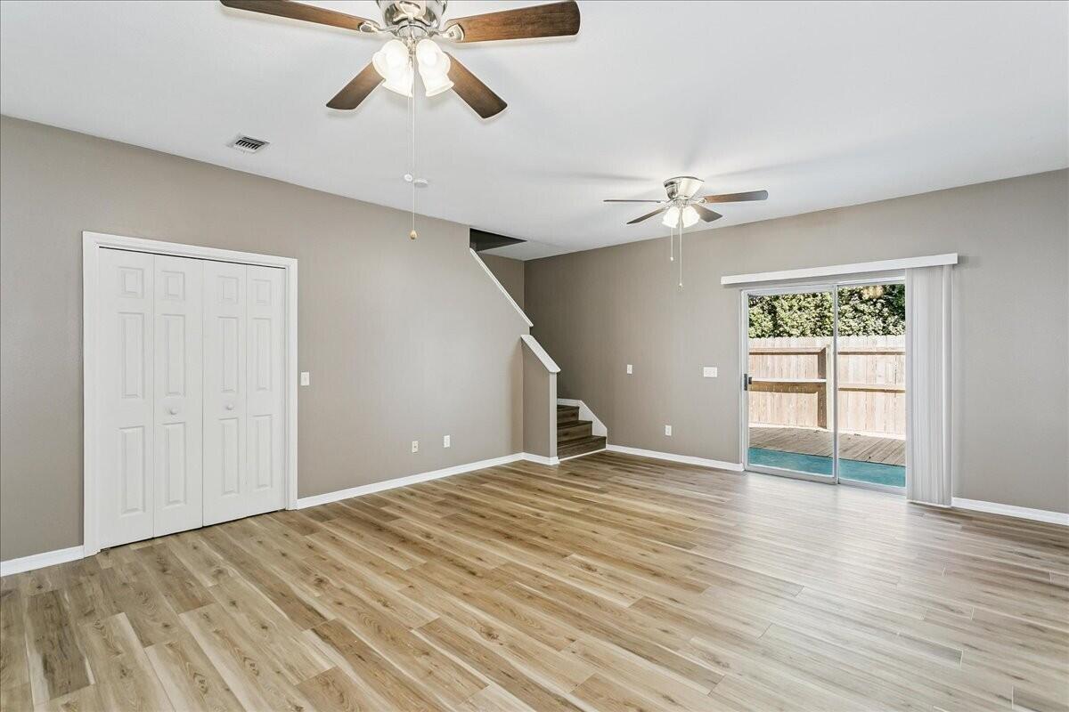 6922 Sea Turtle Circle Navarre, FL 32566 - Photo 7 of 27 livingroom2
