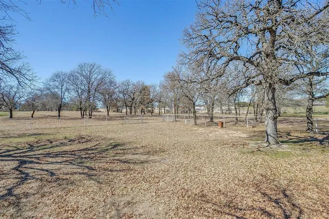 $1,099,500 | 1421 Highlake Lane, Weatherford, TX 76087