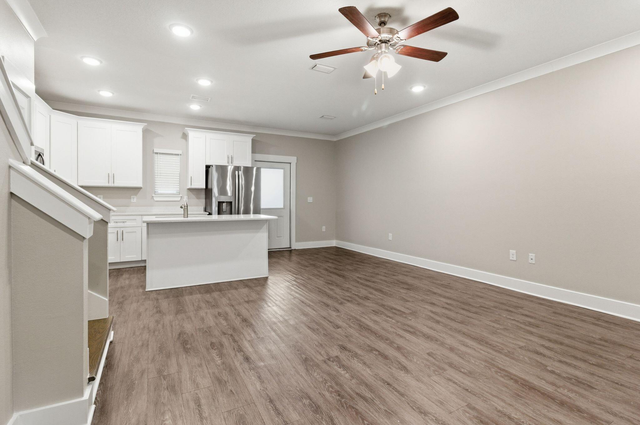 334 North Sand Palm Road Freeport, FL 32439 - Photo 5 of 39 aj2605281-1006