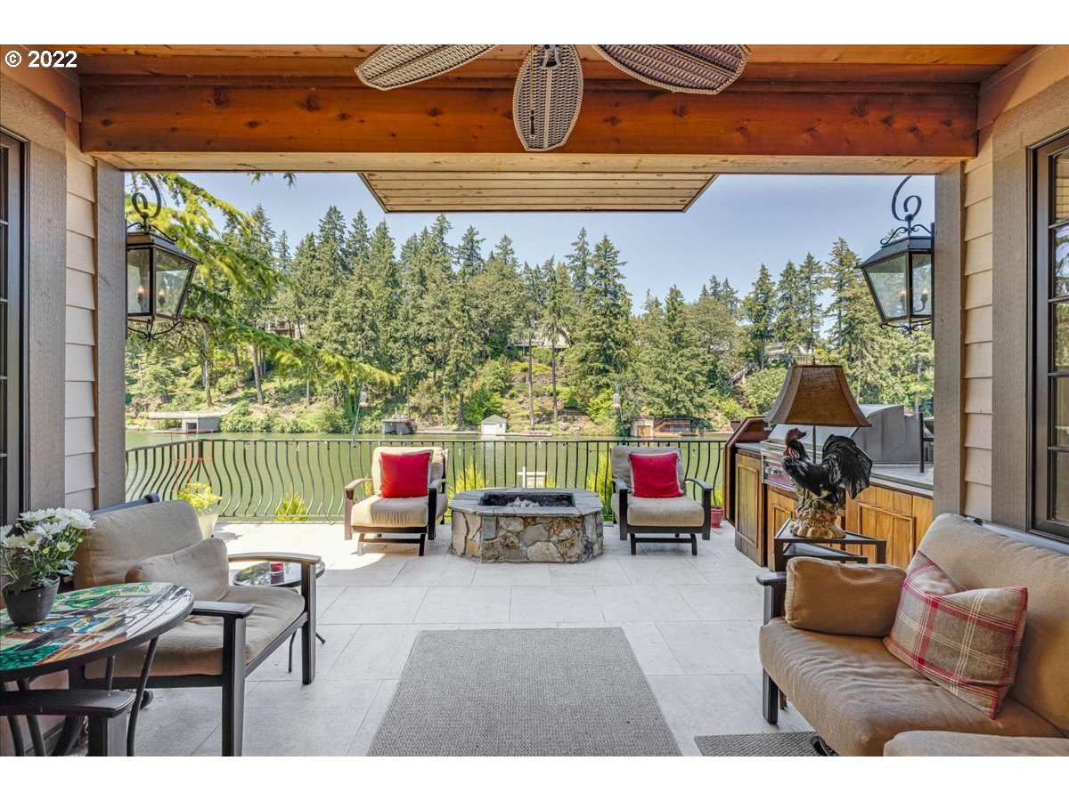 961 Lake Front Road Lake Oswego, OR 97034 - Photo 11 of 32 Patio