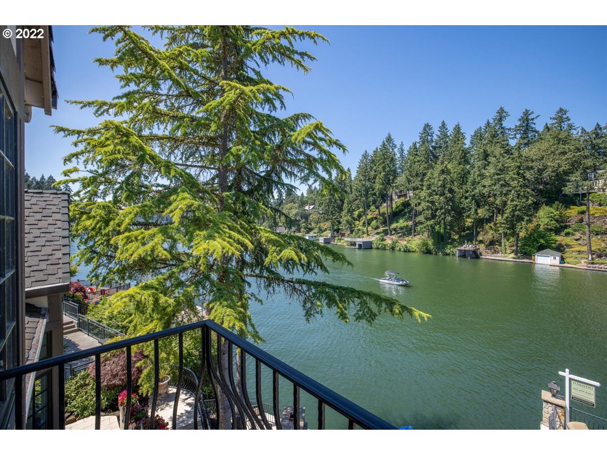 961 Lake Front Road Lake Oswego, OR 97034 - Photo 17 of 32 Gallery Image 17