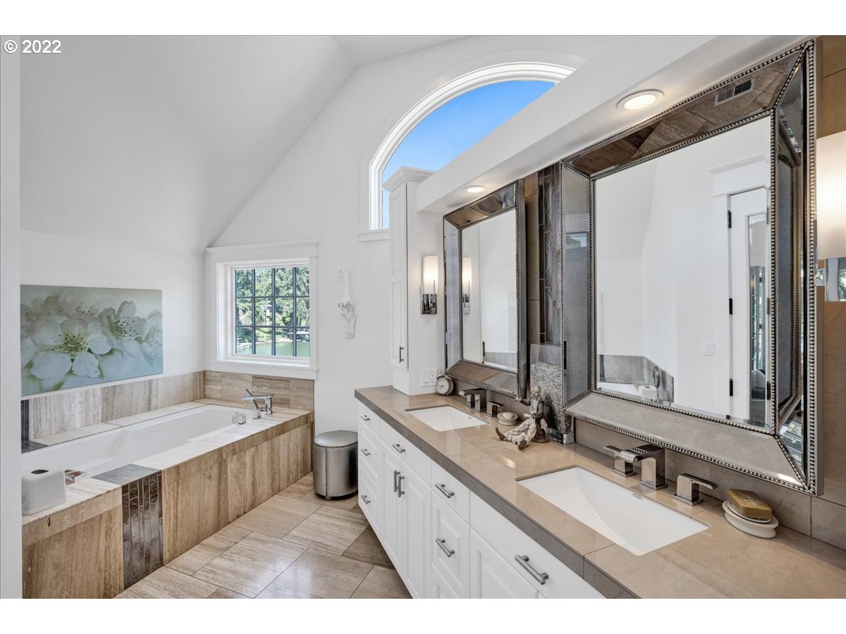 961 Lake Front Road Lake Oswego, OR 97034 - Photo 18 of 32 Owner's Suite Bathroom