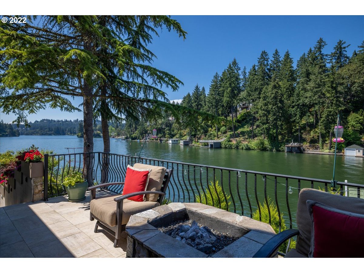 961 Lake Front Road Lake Oswego, OR 97034 - Photo 27 of 32 Patio