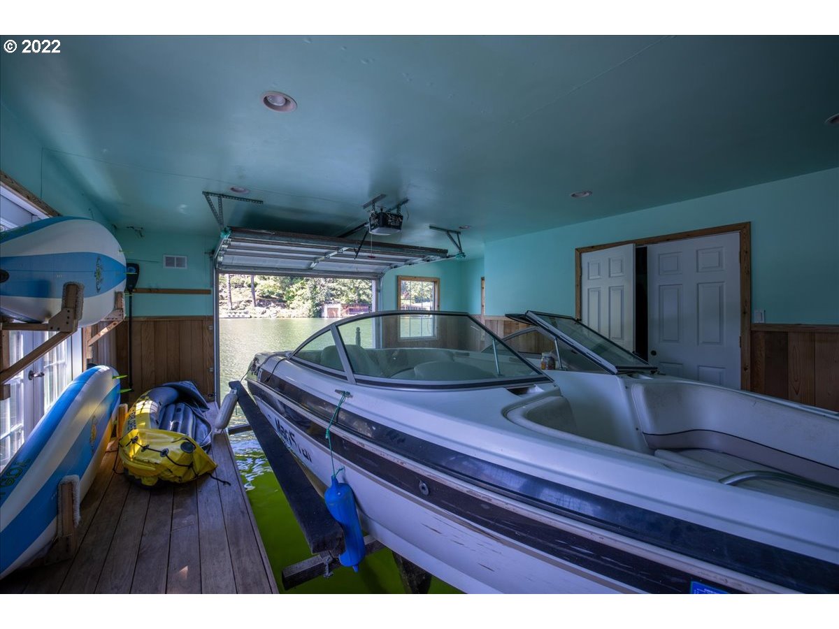 961 Lake Front Road Lake Oswego, OR 97034 - Photo 31 of 32 Boat House