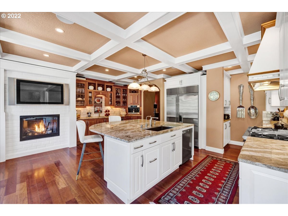 961 Lake Front Road Lake Oswego, OR 97034 - Photo 6 of 32 Kitchen