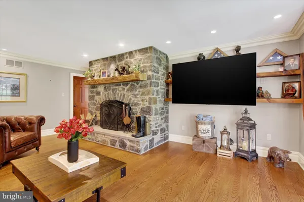 $835,000 | 2065 Youngs Road, Hanover, PA 17331