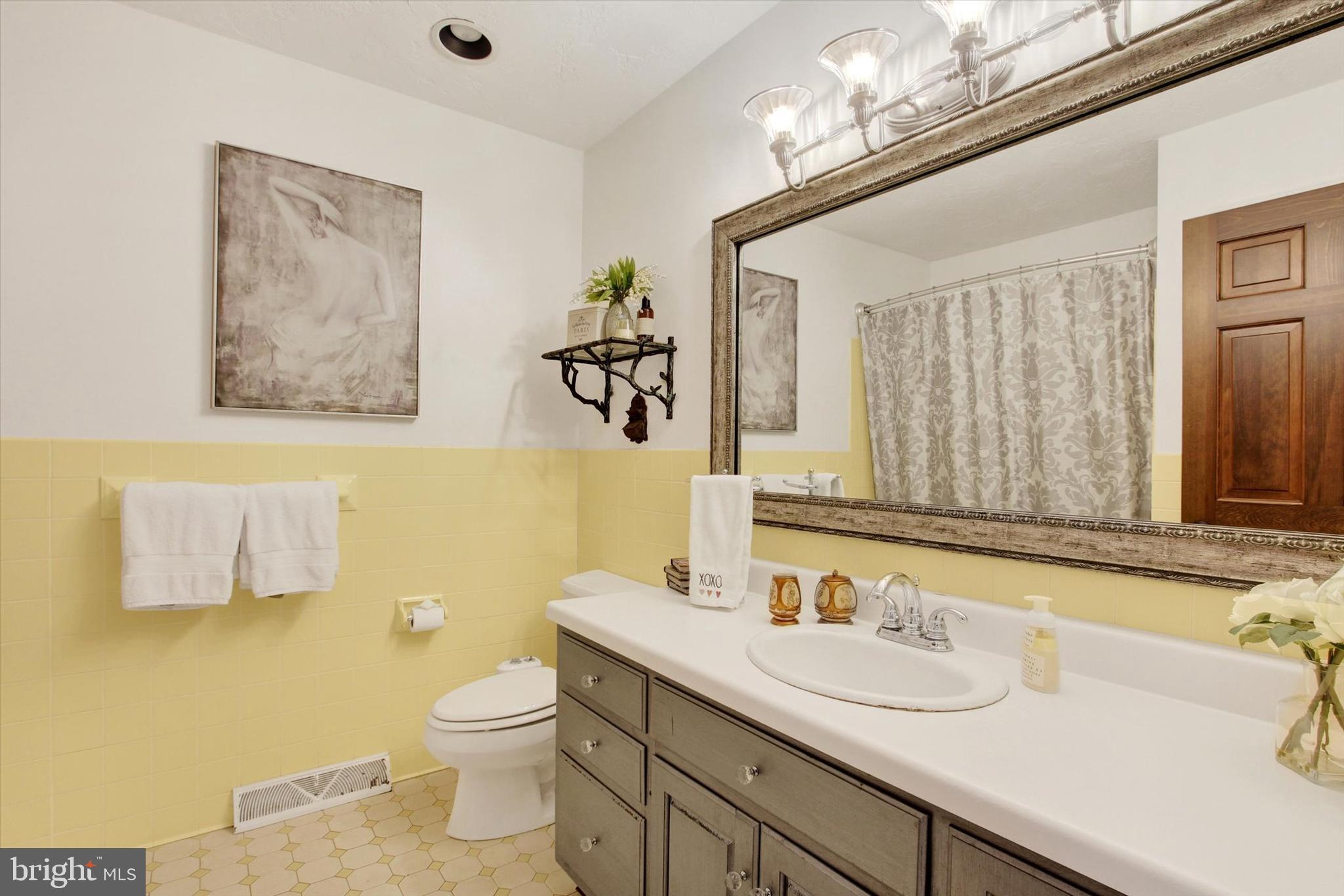 2065 Youngs Road Hanover, PA 17331 - Photo 31 of 55 Full Bath 1st Floor