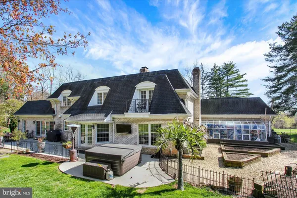 $835,000 | 2065 Youngs Road, Hanover, PA 17331