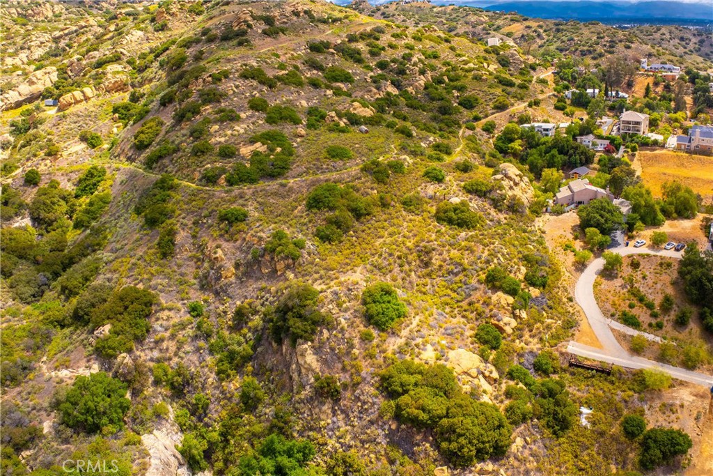 200 Amigo Road Chatsworth, CA 91311 - Photo 5 of 28 a view of a yard