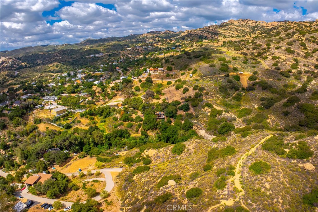 200 Amigo Road Chatsworth, CA 91311 - Photo 8 of 28 a view of a yard