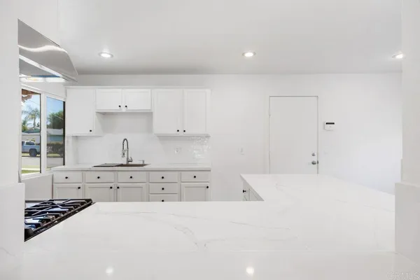 $749,900 | 4919 Roja Drive, Oceanside, CA 92057